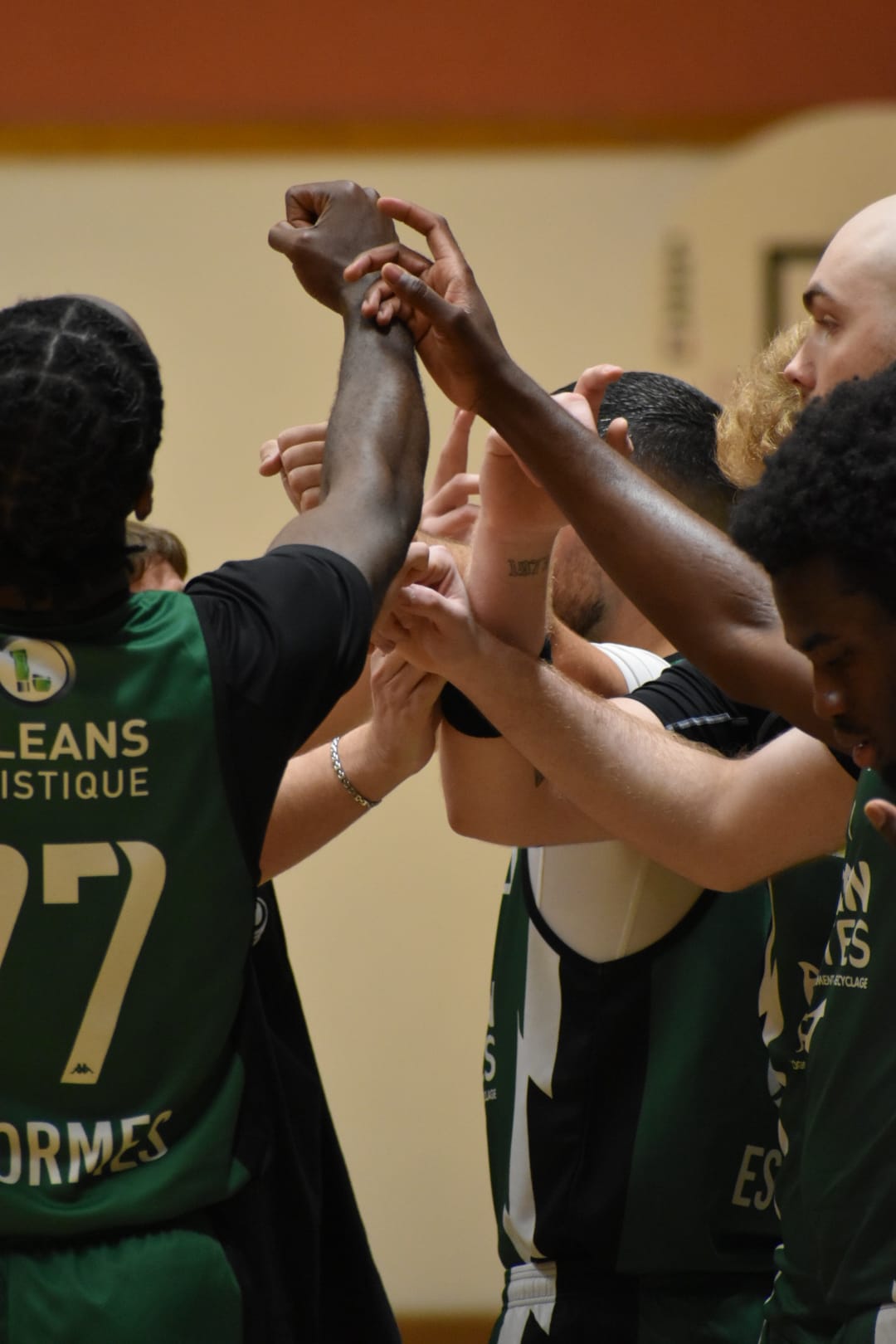 Joueur de Basket-ball en train de jouer